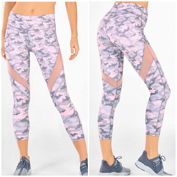 Fabletics Mid-Rise PowerHold Colorblock Capri Camo Size M Pink Gray Yoga Mesh - Picture 1 of 10